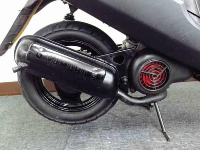 3YK型のJOG−ZRと同型の 規制前の7、2馬力 2サイクル フルパワー50ccエンジンを搭載 3YK型のJOG−ZRと同型の 規制前の7、2馬力 2サイクル フルパワー50ccエンジンを搭載