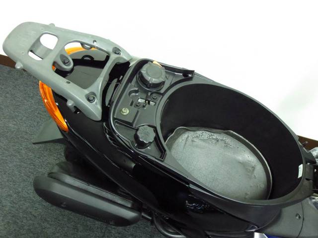 ●フルフェイス ヘルメットが余裕で入る メットイン● ●フルフェイス ヘルメットが余裕で入る メットイン●