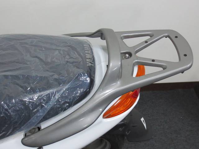 ●大型のアルミ製の リヤキャリアを標準装備しています● ●大型のアルミ製の リヤキャリアを標準装備しています●
