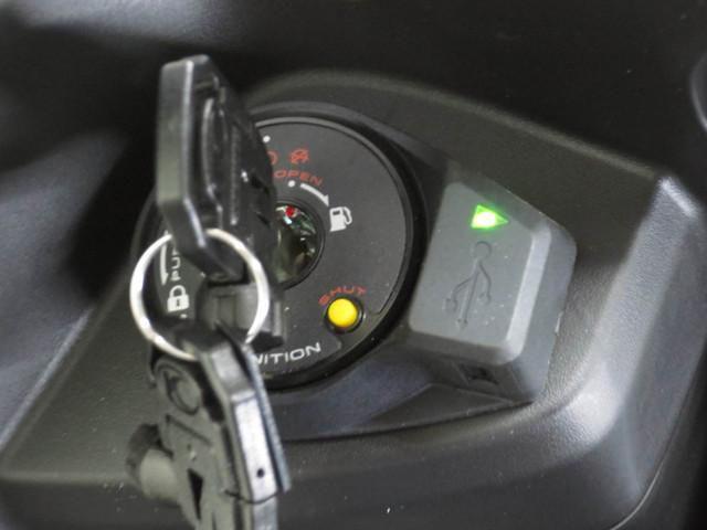 ●USBハブも標準装備● ●USBハブも標準装備●