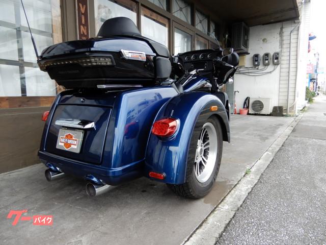 外装は青の2トーンです。 外装は青の2トーンです。