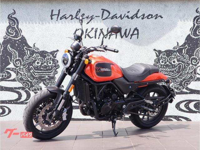 ハーレーデビューのお客様には、取り扱い、操作方法のコツ等、スタッフが丁寧にレクチャー致します! ハーレーデビューのお客様には、取り扱い、操作方法のコツ等、スタッフが丁寧にレクチャー致します!