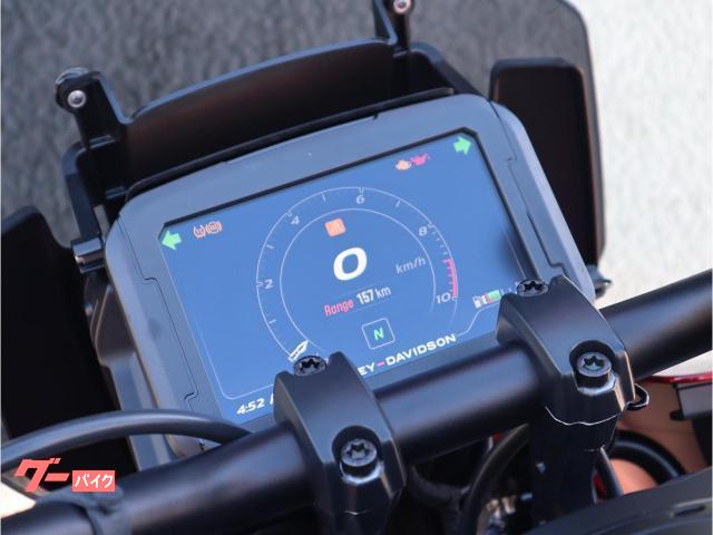 6.8インチTFTディスプレイ。 6.8インチTFTディスプレイ。