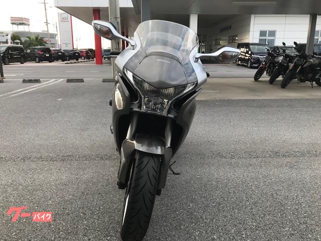 認定中古車なので保証3ケ月又は5,000km保証+延長保証2年間です。 認定中古車なので保証3ケ月又は5,000km保証+延長保証2年間です。