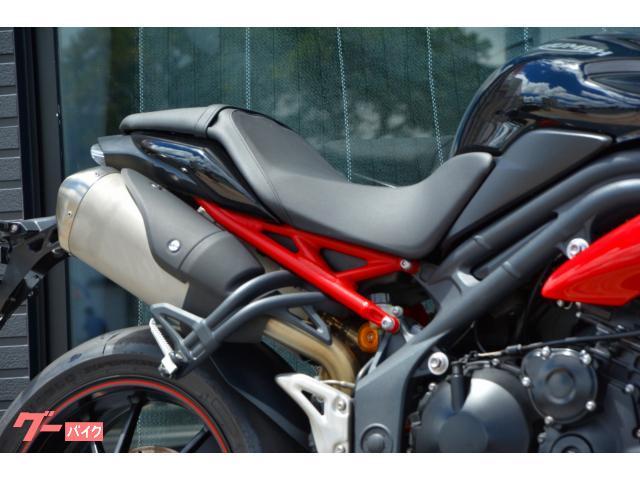 店頭の中古車も高年式、コンディションの良いものを中心に、Triumph専門のスタッフが丁寧に仕上げて 店頭の中古車も高年式、コンディションの良いものを中心に、Triumph専門のスタッフが丁寧に仕上げて