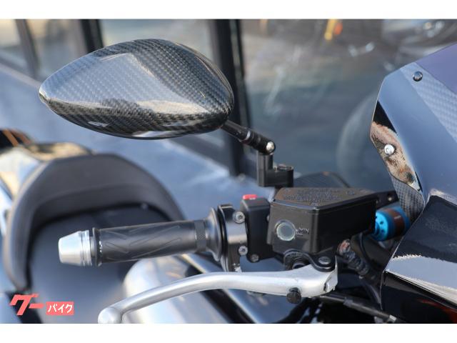 店頭の中古車も高年式、コンディションの良いものを中心に、認証工場にて丁寧に仕上げています。