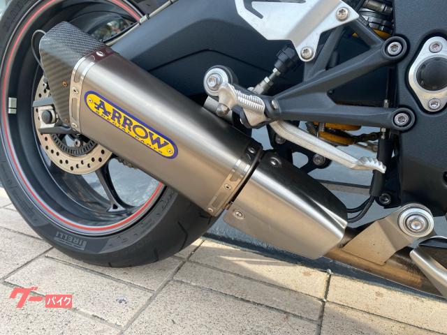 TRIUMPH デイトナ675 後期型 ARROWカーボンエンド