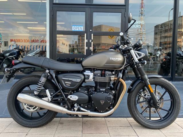 スピードツイン900 トライアンフ認定中古車 ワンオーナー エンジンガード 2ライディングモード