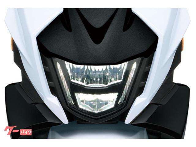 凛々しい表情のＬＥＤヘッドランプ