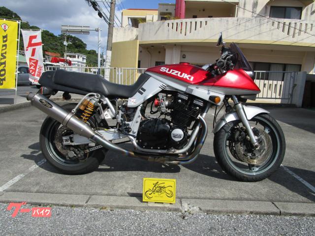 スズキ（SUZUKI）1982年 GSX1100S KATANA・新登場のカタログ情報