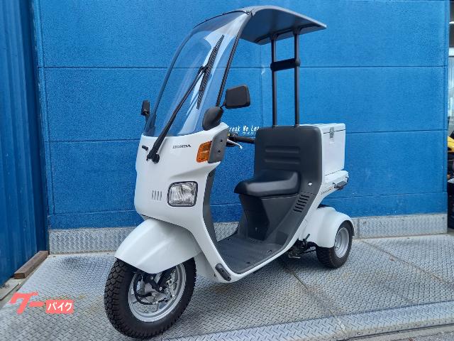 最新モデル〜輸入車まで、バラエティ豊かなラインナップをぜひ見に来てください♪ 最新モデル〜輸入車まで、バラエティ豊かなラインナップをぜひ見に来てください♪