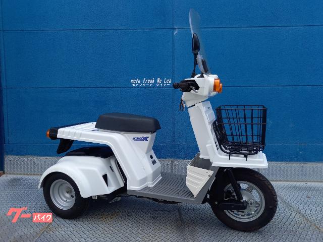 当店は国内外メーカー中古車を約30台店頭在庫! 当店は国内外メーカー中古車を約30台店頭在庫!