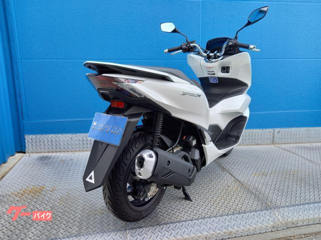 中古車保証は6ヶ月♪万一の際はレッカーサービスも行います。 中古車保証は6ヶ月♪万一の際はレッカーサービスも行います。