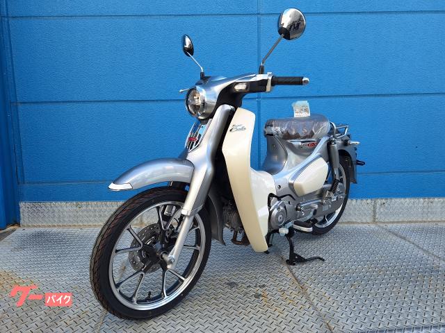 各ブランドのライバル車種の中から、店頭で見て、触れてバイクを選んで頂けます。