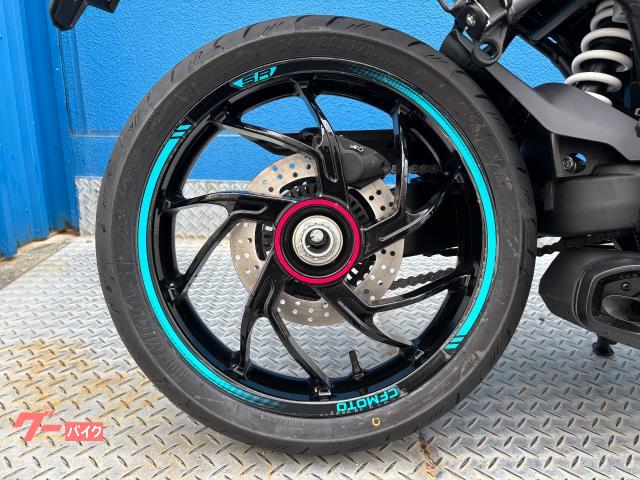 各ブランドのライバル車種の中から、店頭で見て、触れてバイクを選んで頂けます。