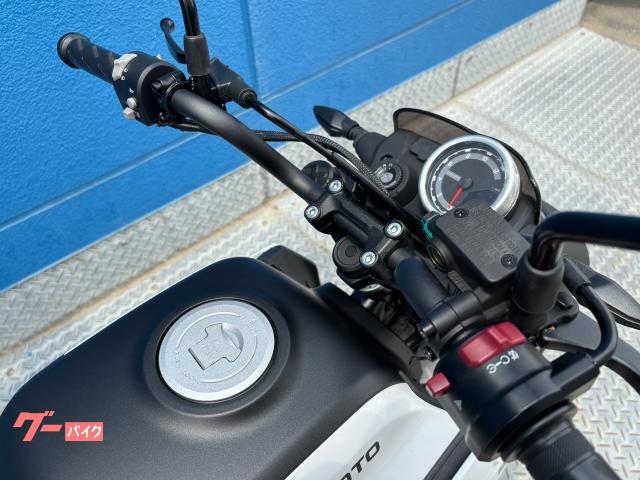各ブランドのライバル車種の中から、店頭で見て、触れてバイクを選んで頂けます。