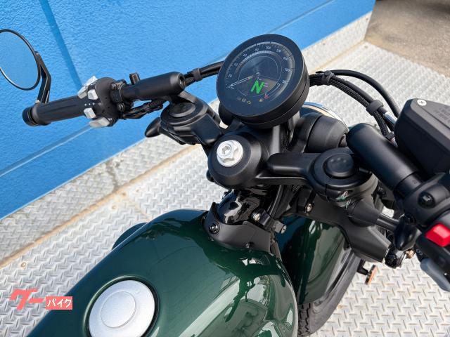 各ブランドのライバル車種の中から、店頭で見て、触れてバイクを選んで頂けます。