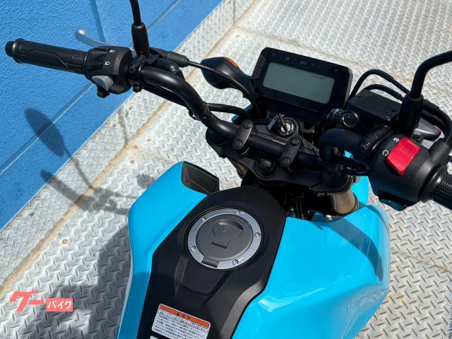 各ブランドのライバル車種の中から、店頭で見て、触れてバイクを選んで頂けます。
