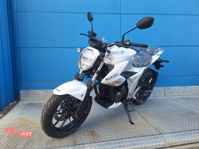 各ブランドのライバル車種の中から、店頭で見て、触れてバイクを選んで頂けます。