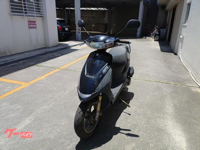 ★支払総額4.8万円★定休日なし！いつでも現車確認確認可能です！ スズキ ZZ シルバー CA1PB 人気のZZ！ 12インチホイール！ 2ストのためオイル注ぎ足すだけ！ フロントディスクブレーキ！ バッテリー新品！ 加速良好！　 スズキ ZZ 12インチアルミホイール 2サイクル｜サイクルグッズ