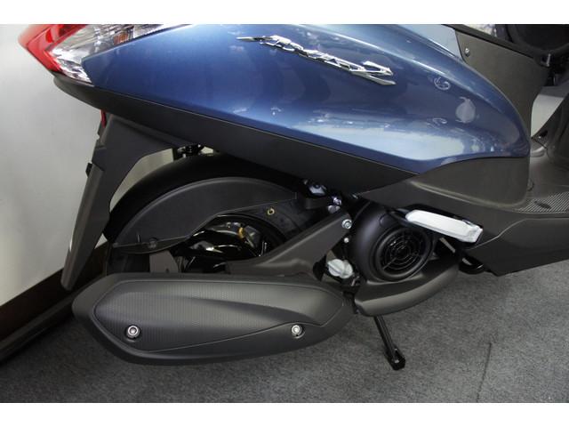 新型ブルーコアエンジン搭載で低燃費55.7km/L 新型ブルーコアエンジン搭載で低燃費55.7km/L