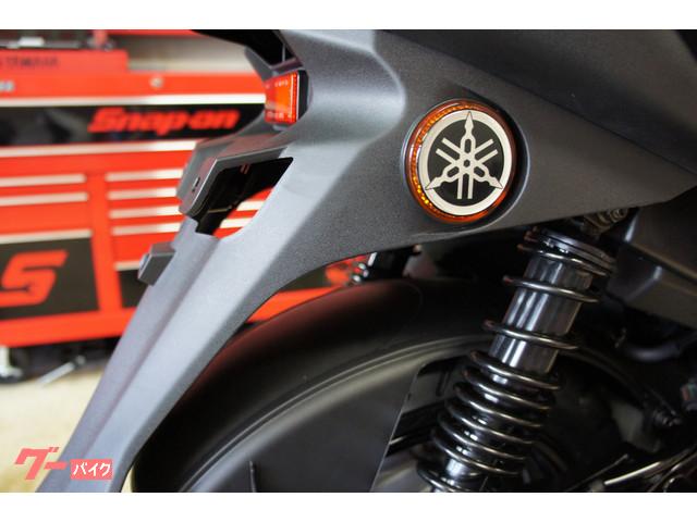 オレンジの丸い反射板の部分に取り付けるYAMAHA音叉エンブレムをプレゼント オレンジの丸い反射板の部分に取り付けるYAMAHA音叉エンブレムをプレゼント