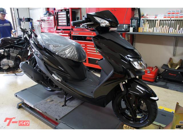 オレンジの丸い反射板の部分に取り付けるYAMAHA音叉エンブレムをプレゼント オレンジの丸い反射板の部分に取り付けるYAMAHA音叉エンブレムをプレゼント
