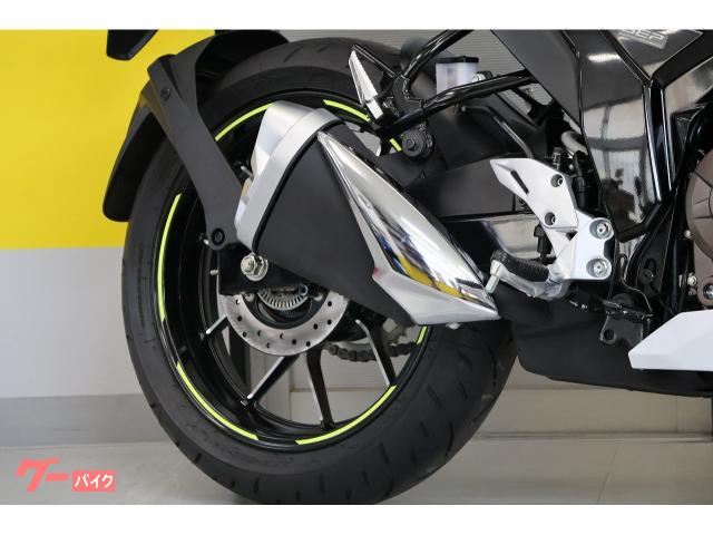 定期点検・修理・車検と安心のアフターサービスを提供します。 定期点検・修理・車検と安心のアフターサービスを提供します。