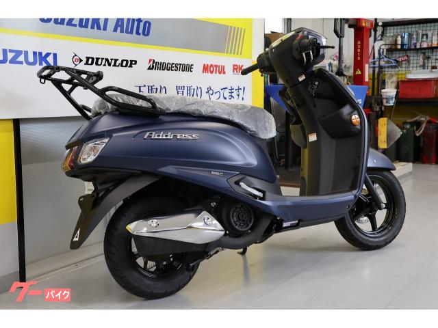 リアキャリアが標準装備され、メインキーでガソリンタンクを開けることかできます。 リアキャリアが標準装備され、メインキーでガソリンタンクを開けることかできます。