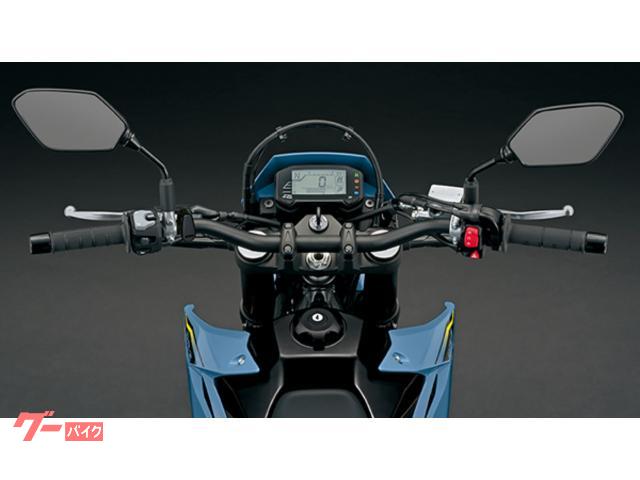 モタードの高い運動性に、S.I.R.S電子制御の組み合わせ!ドライブモードは4モード。 モタードの高い運動性に、S.I.R.S電子制御の組み合わせ!ドライブモードは4モード。