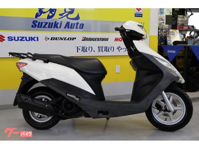 大容量のシート下トランク、ゆったりしたシート、大きすぎない車体。