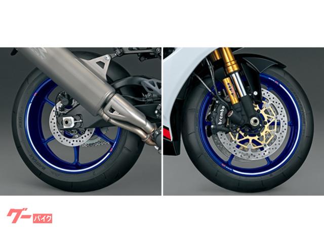 定期点検・修理・車検と安心のアフターサービスを提供します。 定期点検・修理・車検と安心のアフターサービスを提供します。