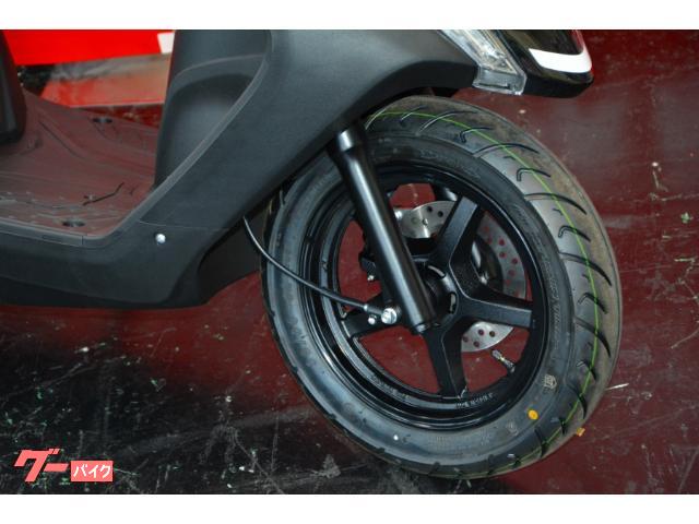 あっと驚く旧車やレア車。最新のEVスクーターまで、約50台のバイクがあなたを待っています。 あっと驚く旧車やレア車。最新のEVスクーターまで、約50台のバイクがあなたを待っています。