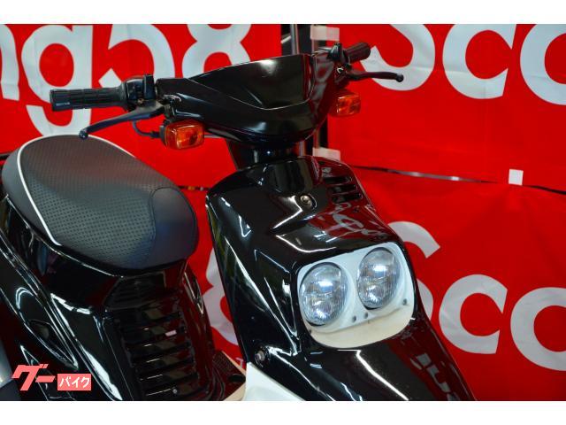 あっと驚く旧車やレア車。最新のEVスクーターまで、約50台のバイクがあなたを待っています。 あっと驚く旧車やレア車。最新のEVスクーターまで、約50台のバイクがあなたを待っています。