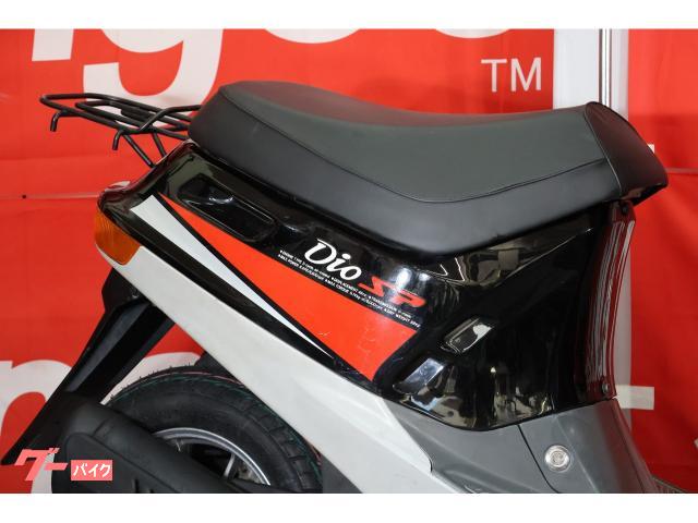 あっと驚く旧車スクーターまで!70台が並ぶショールームです。 あっと驚く旧車スクーターまで!70台が並ぶショールームです。