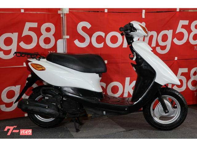 メットイントランクやコンビニフック、荷台、ドリンクホルダーと多彩な収納スペース。 メットイントランクやコンビニフック、荷台、ドリンクホルダーと多彩な収納スペース。