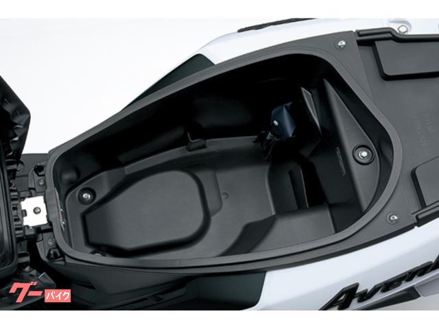 シート下トランクスペースヘルメットホルダー※2を左右に1個ずつ装備 シート下トランクスペースヘルメットホルダー※2を左右に1個ずつ装備