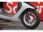 あっと驚く旧車スクーターまで！７０台が並ぶショールームです。