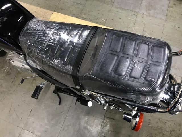 *大型シートで2人乗りも快適です *大型シートで2人乗りも快適です