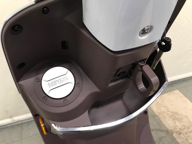 *カバンなどもフックに掛けられます *カバンなどもフックに掛けられます