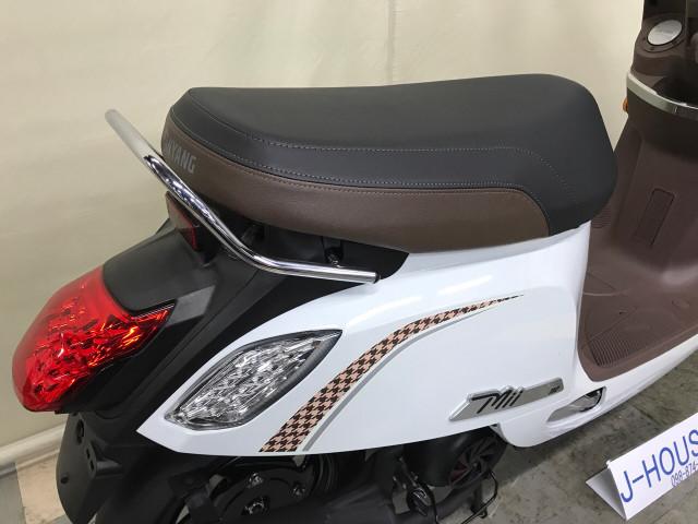 *前後LEDウィンカー&ブレーキランプで消費電力の少ない仕様です *前後LEDウィンカー&ブレーキランプで消費電力の少ない仕様です