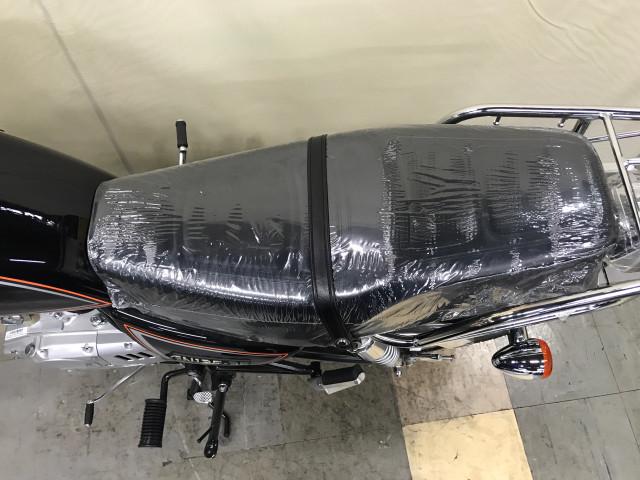 *大型シートで2人乗りも快適です *大型シートで2人乗りも快適です