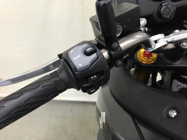 *ハンドルスイッチでトラクションコントロール切り替え *ハンドルスイッチでトラクションコントロール切り替え