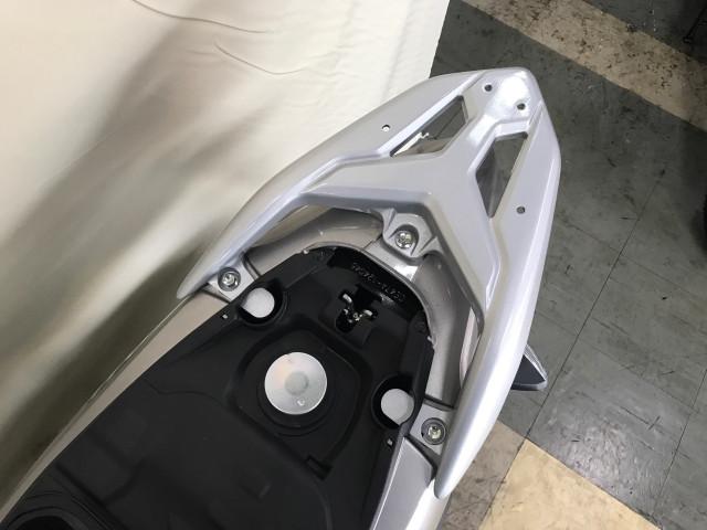 *リヤキャリア標準装備でオプション用品プレゼントのボックスも取付可能です *リヤキャリア標準装備でオプション用品プレゼントのボックスも取付可能です