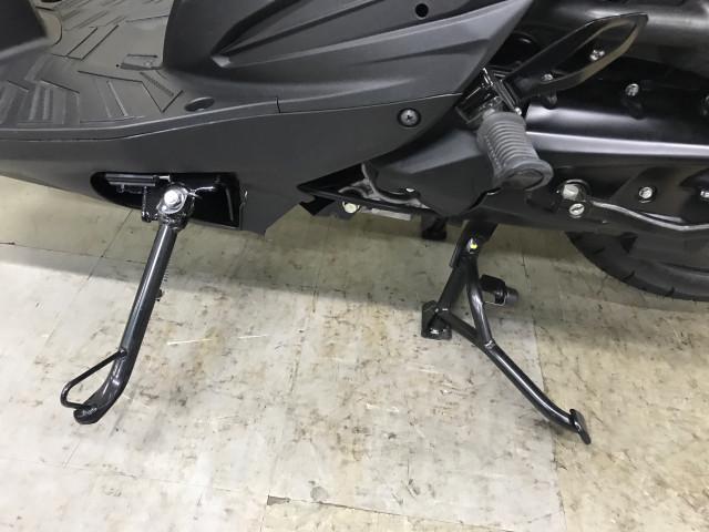 *サイドスタンド標準装備で駐車楽々 *サイドスタンド標準装備で駐車楽々
