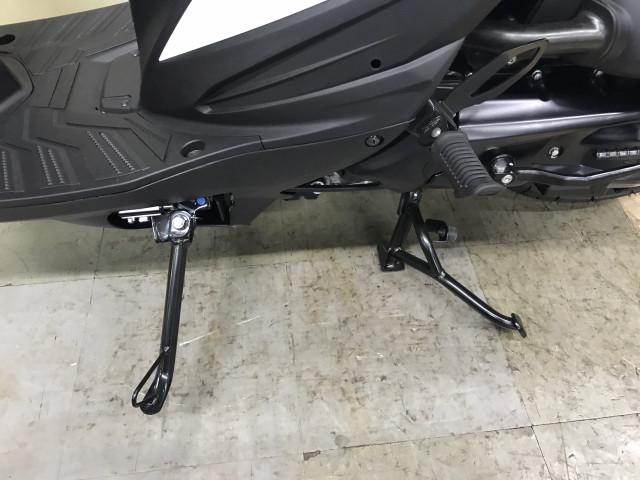 *サイドスタンド標準装備で駐車楽々 *サイドスタンド標準装備で駐車楽々