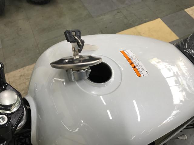 *燃料満タンで10L入ります *燃料満タンで10L入ります