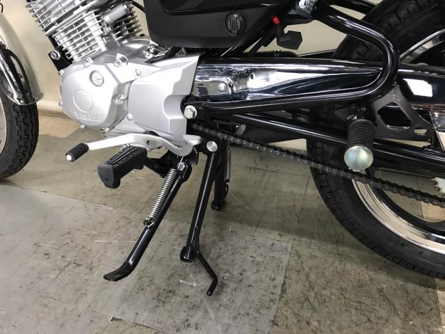 *サイドスタンド付で駐停車も楽々 *サイドスタンド付で駐停車も楽々