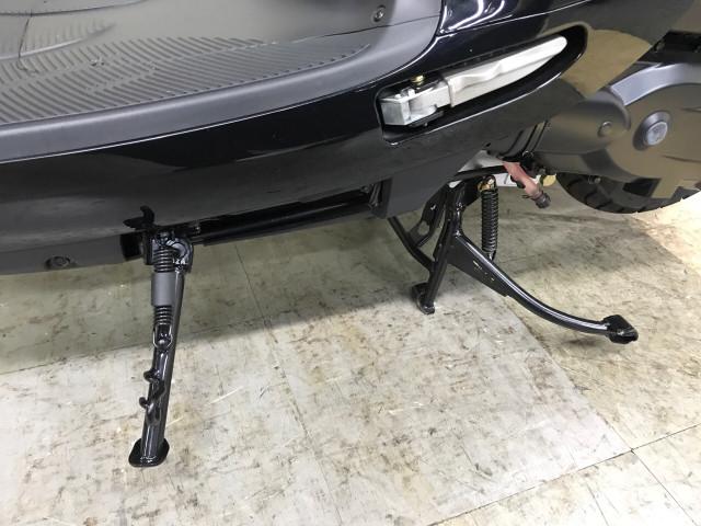 *サイドスタンド標準装備で駐車楽々 *サイドスタンド標準装備で駐車楽々