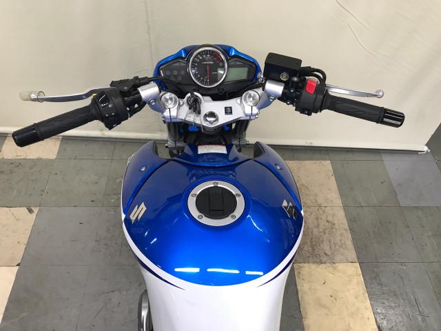 *デジタル多機能メーターで中央液晶部にギヤインジケーター付(何速にギヤが入ってるか表示されます) *デジタル多機能メーターで中央液晶部にギヤインジケーター付(何速にギヤが入ってるか表示されます)